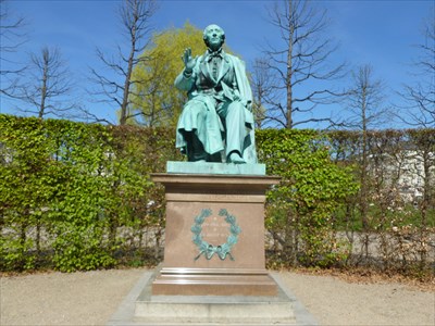 مجسمه‌ی هانس کریستیان آندرسن در کپنهاگن، پایتخت دانمارک