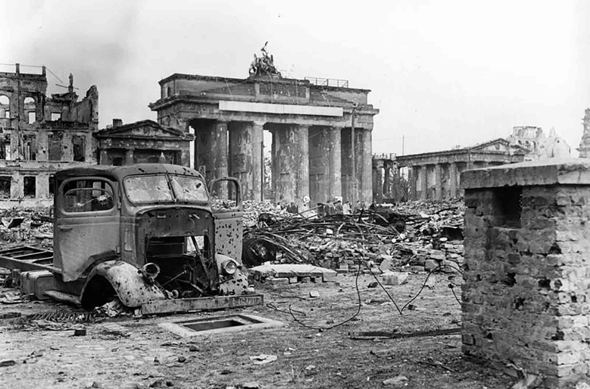 شهر برلین آلمان پس از بمباران توسط متفقین