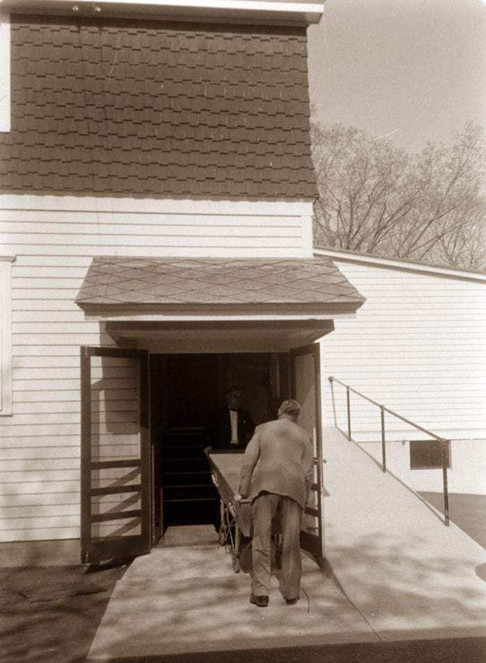 تصویر خانه‌ی «آلبرت اینشتین» عکاس «رالف مورس» آوریل ۱۹۵۵ میلادی