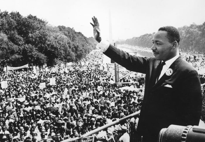 سخنرانی معروف مارتین لوتر کینگ با عنوان «رویایی دارم» در جمع 250 هزار نفر در واشنگتن دی سی. آگوست 1963