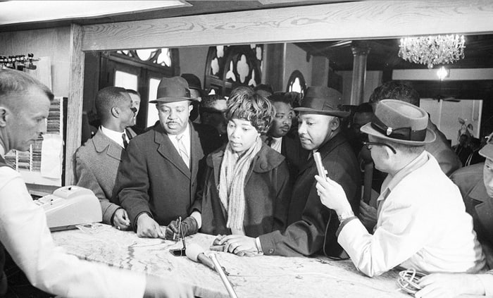 مصاحبه یک خبرنگار با مارتین لوتر کینگ در هتل «آلبرت». 18 ژانویه 1965