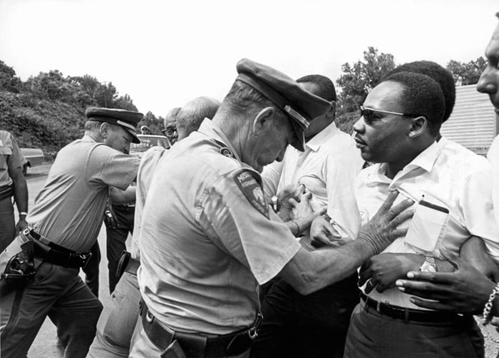 برخورد پلیس ممفیس با مارتین لوتر و راهپیمایان راهپیمایی علیه ترس