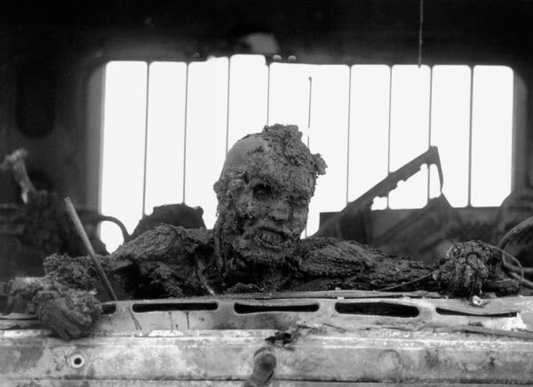 تصویری از یک سرباز سوخته‌ی عراقی در 28 فوریه 1991 میلادی