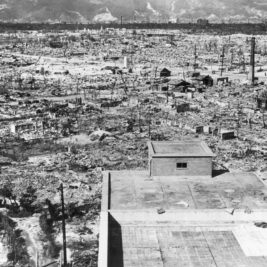 «هیروشیما» بعد از انفجار هسته‌ای در سال ۱۹۴۵ میلادی