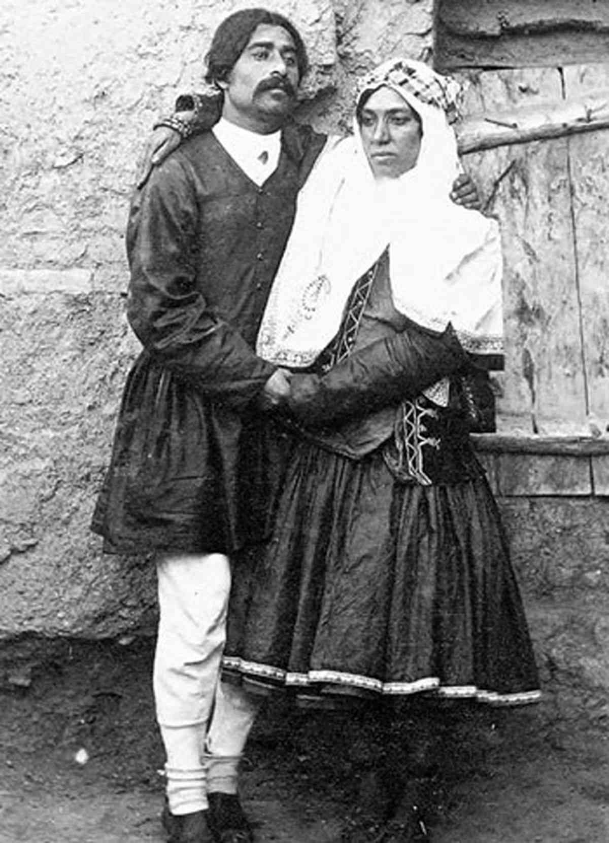 تصویر یک زوج ایرانی در زمان قاجار